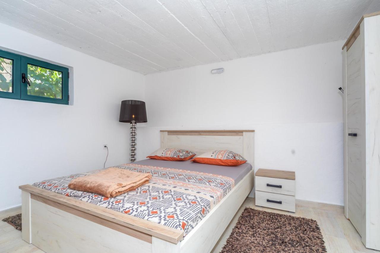 Apartman Sara Bar Eksteriør bilde