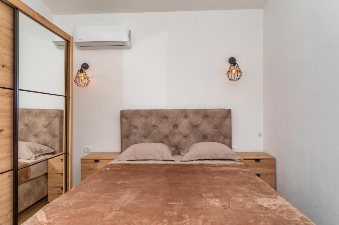 Apartman Sara Bar Eksteriør bilde