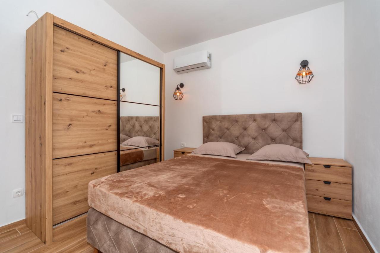 Apartman Sara Bar Eksteriør bilde