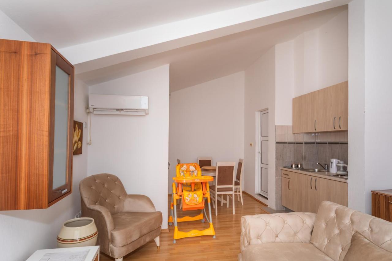 Apartman Sara Bar Eksteriør bilde